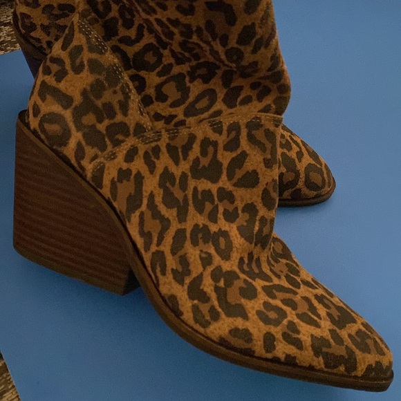 Lucky Brand Leather Leopard Booties with Side Zipper, Size 7M NEW - Picture 12 of 12